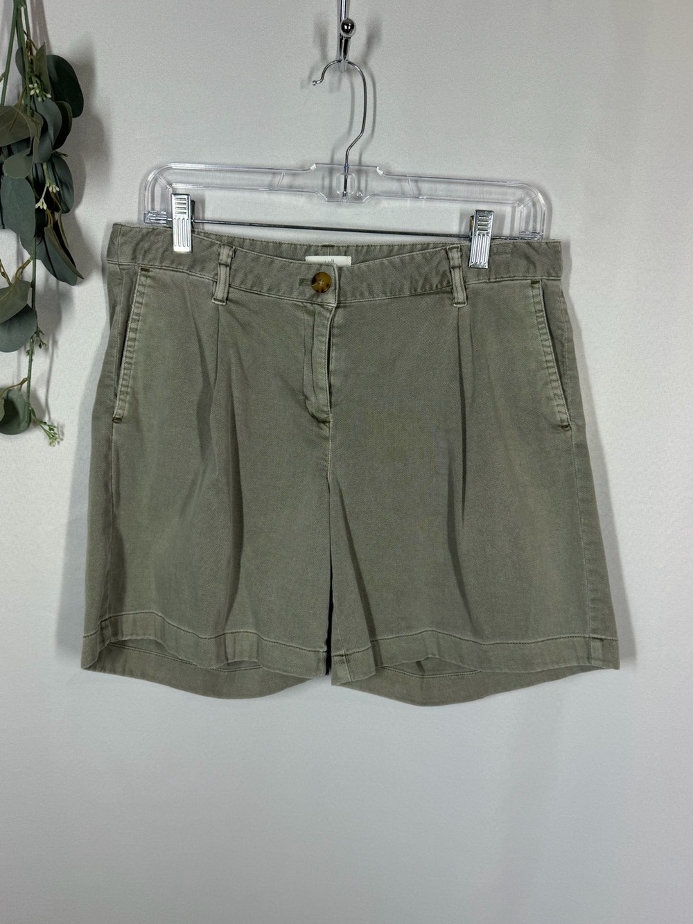 J Jill | Olive Green Chino Shorts Pleated Women's Size 4